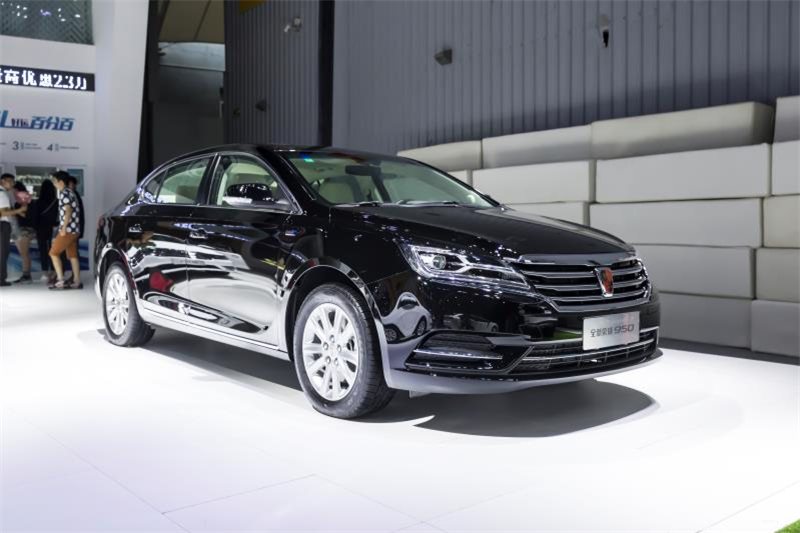 全新荣威950、荣威e950定义“高级轿车” 成都车展亮相售价16.88万起 互联网汽车上市一周年 系统升级带来颠覆式进化