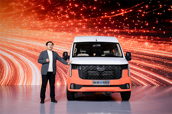 跑得猛、花得少、养得省、全场景！“全场景高价值轻客”上汽大通新途V80 9AT荣耀上市，全面高人一档
